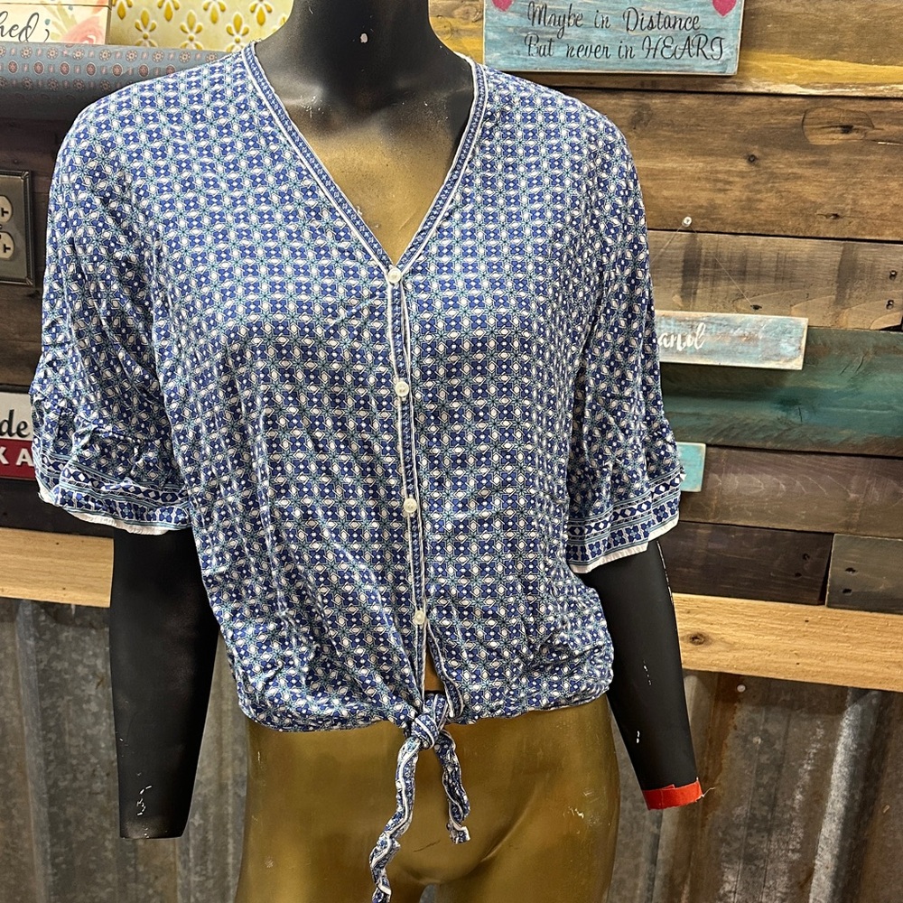 Max Studio Blue Printed Button-Front Tie Hem Top